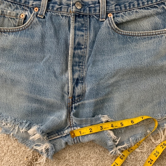 Vintage Levi’s Cutoff 501 Light Denim Shorts Button Fly - Picture 9 of 11